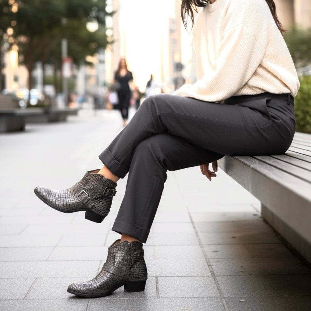 DONALD J PLINER Grey Python Ankle Boots Not For Sale damaged